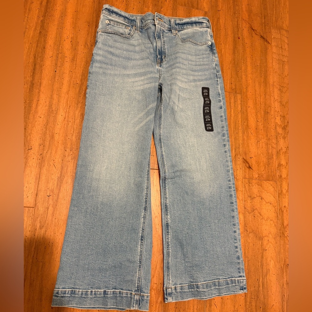 Classic Wide-Leg Jeans in Light Blue